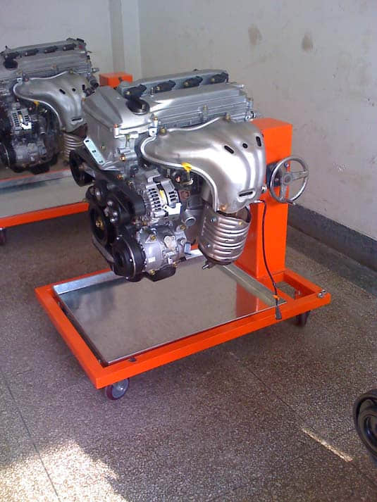 凱美瑞發(fā)動機附翻轉(zhuǎn)架