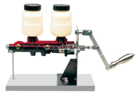 雙腔制動(dòng)主缸解剖模型1