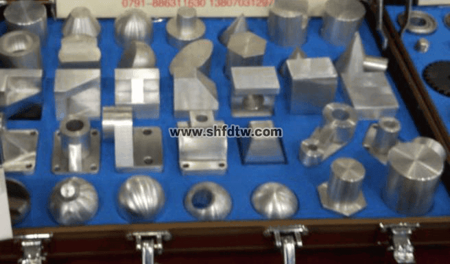 幾何體實(shí)測(cè)繪圖訓(xùn)練裝置